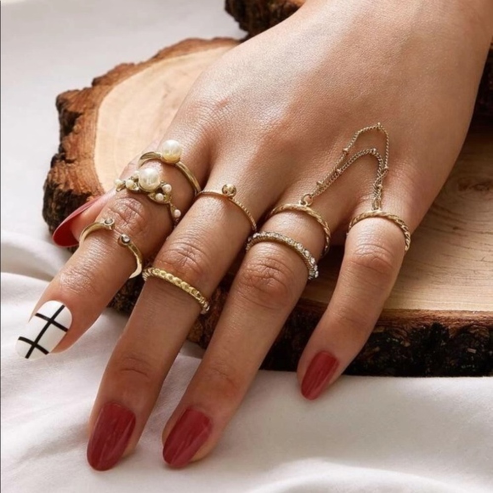 3/$30 💛 Dainty Ring Set